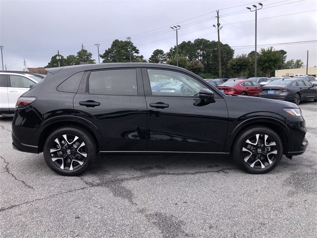 Vehicle image 4 of 12