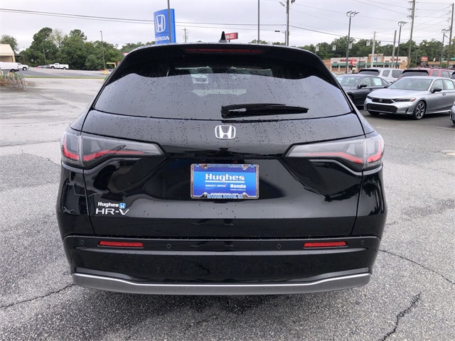 Vehicle image 10 of 12