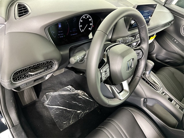 Vehicle image 17 of 26