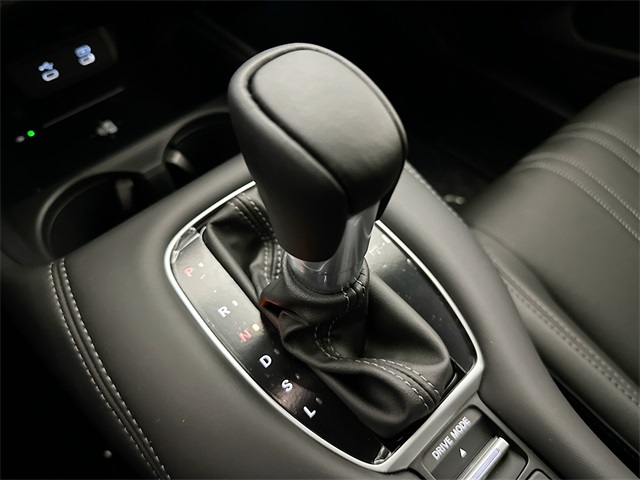 Vehicle image 21 of 26