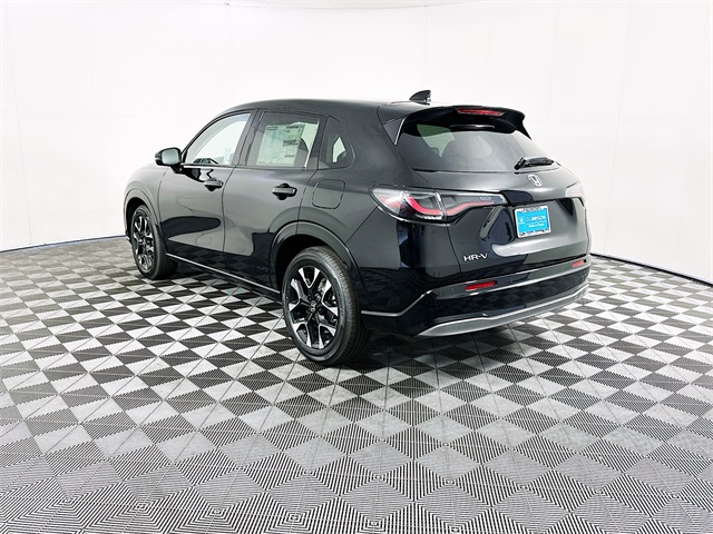 Vehicle image 7 of 26