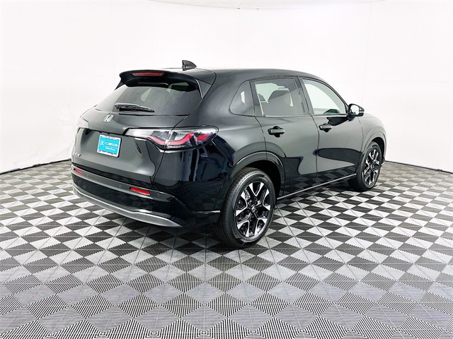 Vehicle image 4 of 26