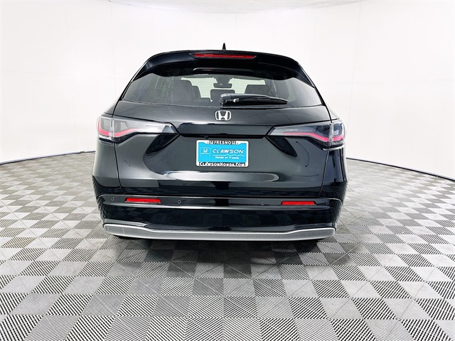 Vehicle image 6 of 26