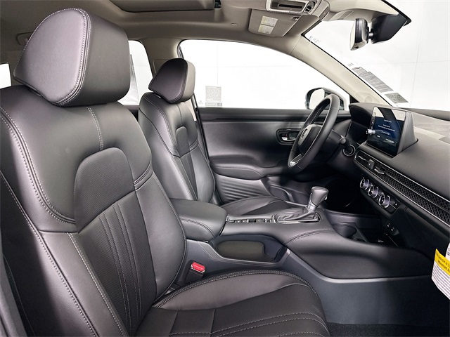Vehicle image 14 of 26