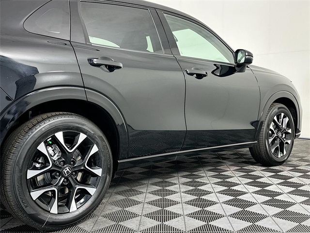 Vehicle image 5 of 26