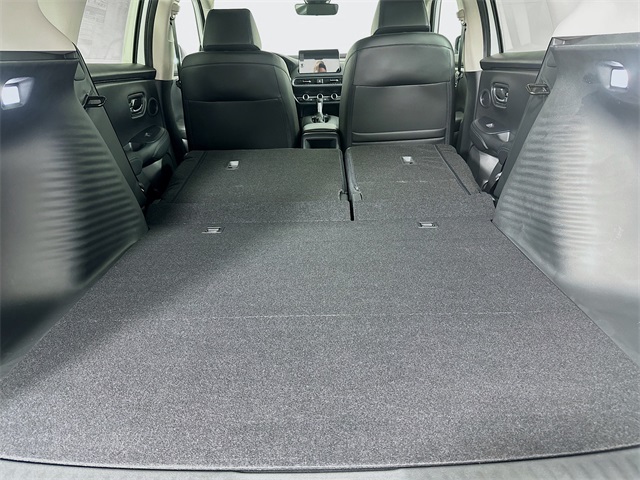 Vehicle image 9 of 24