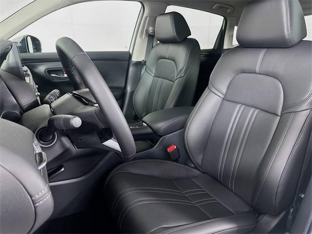Vehicle image 12 of 24