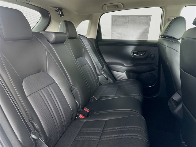 Vehicle image 10 of 24