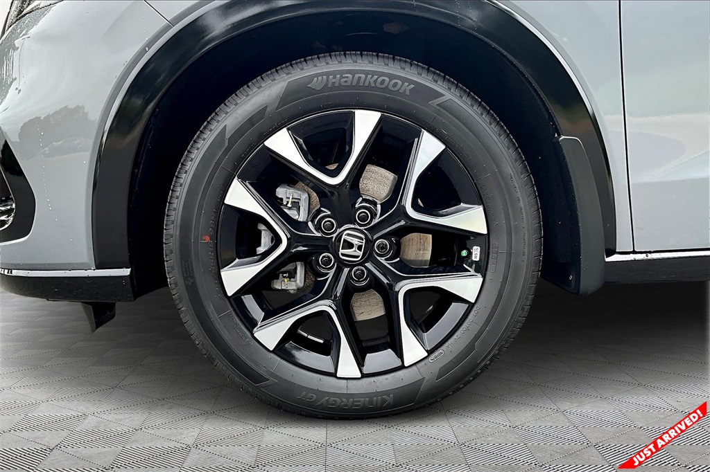 Vehicle image 6 of 12