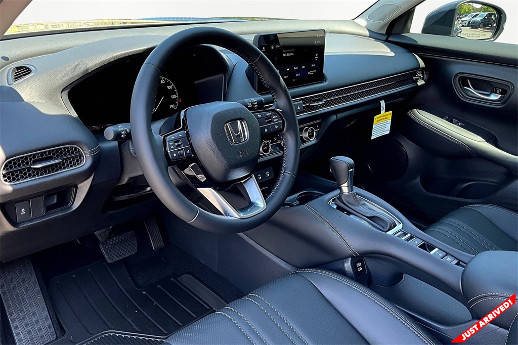 Vehicle image 10 of 12