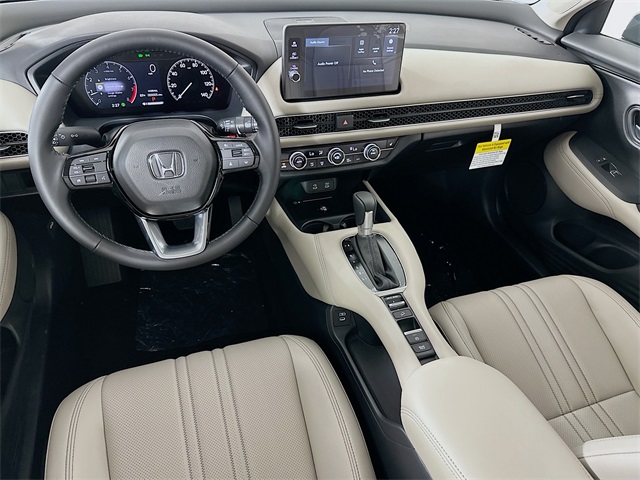 Vehicle image 17 of 28