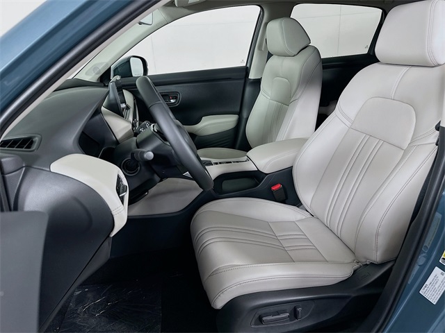 Vehicle image 14 of 28