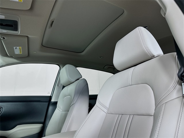 Vehicle image 12 of 28