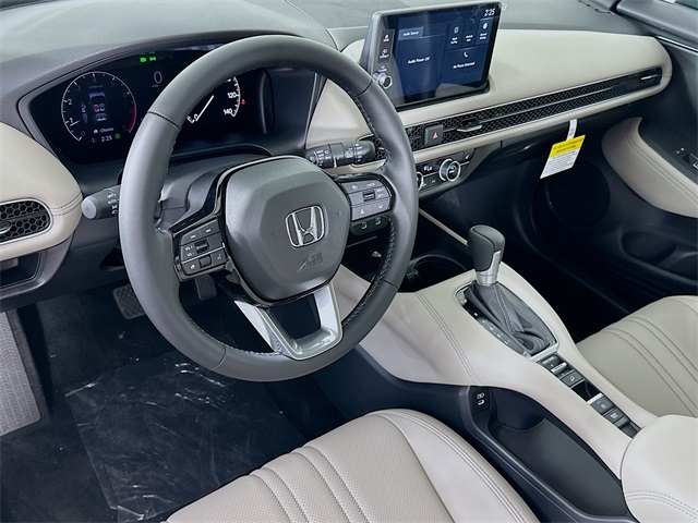 Vehicle image 16 of 28