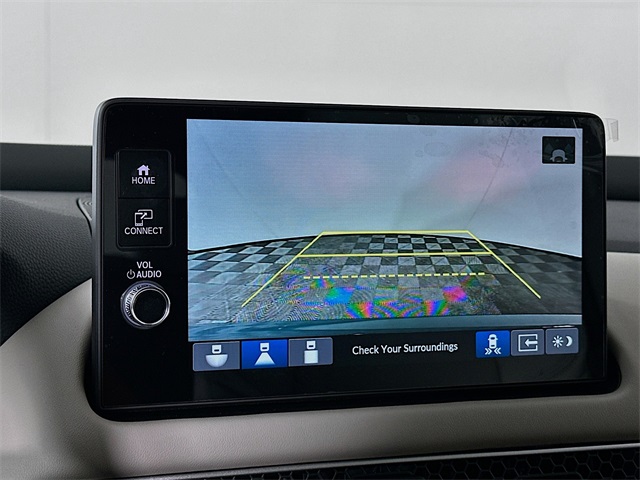 Vehicle image 21 of 28