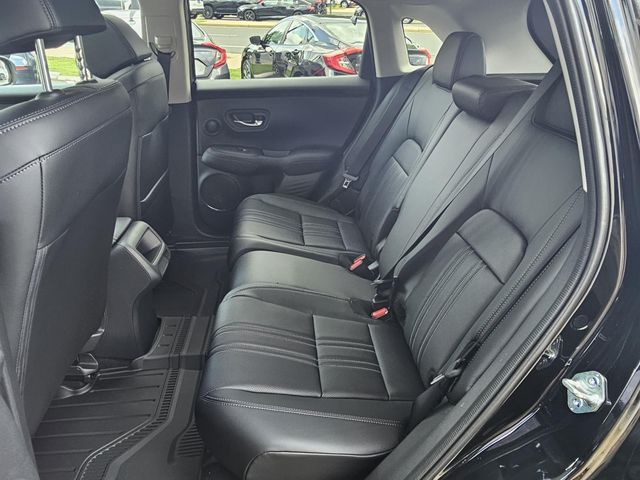 2026 Honda HR-V EX-L Image 7 of 23