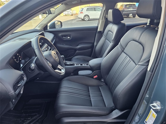 Vehicle image 9 of 23