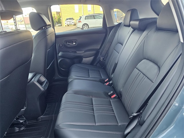 Vehicle image 8 of 23