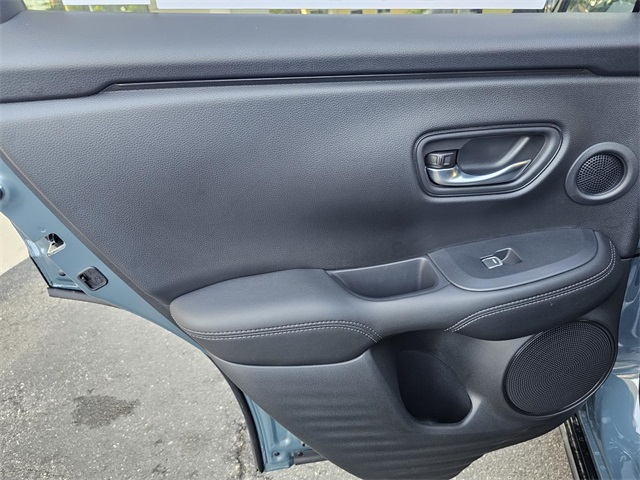 Vehicle image 20 of 23