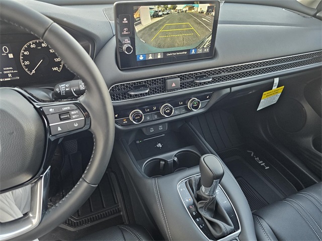 Vehicle image 21 of 23
