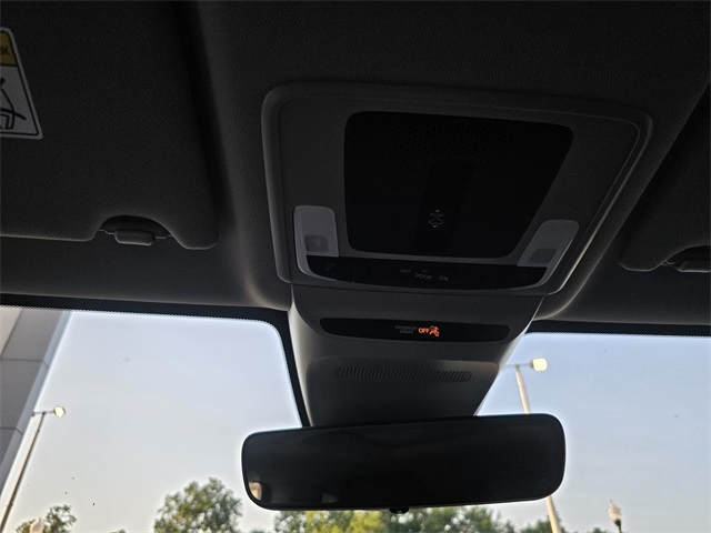 Vehicle image 22 of 23