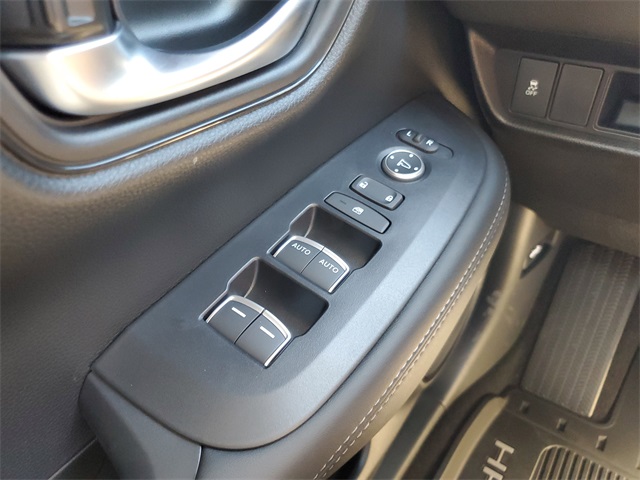 Vehicle image 30 of 31
