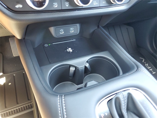 Vehicle image 21 of 31