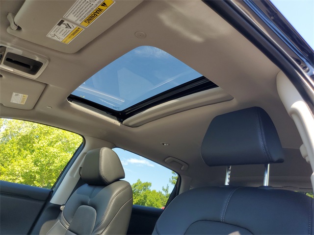 Vehicle image 11 of 31