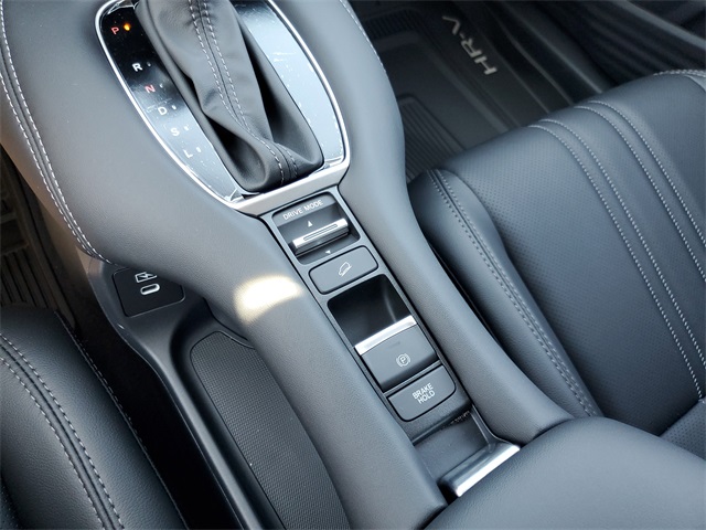 Vehicle image 23 of 31