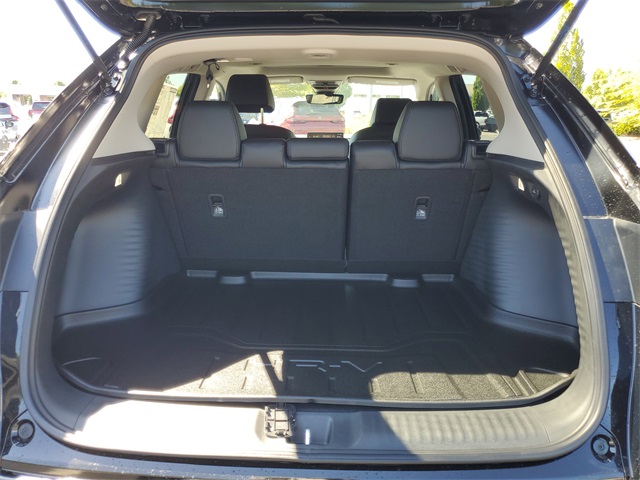 Vehicle image 8 of 31