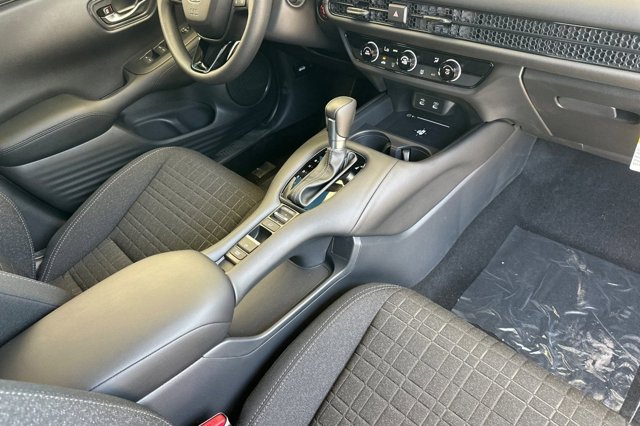 2026 Honda HR-V LX Image 18 of 32