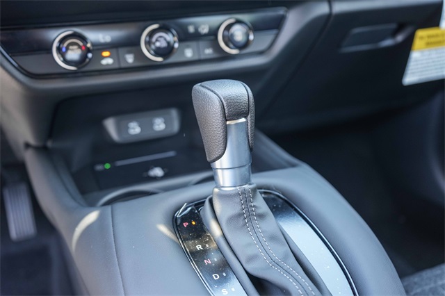 Vehicle image 26 of 35
