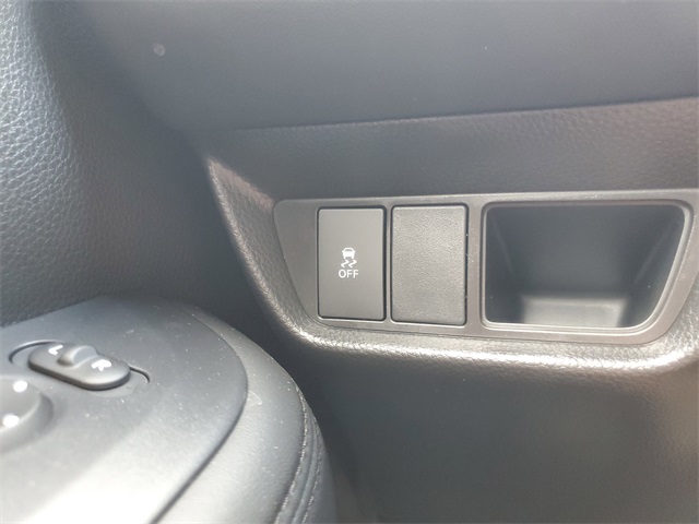 Vehicle image 28 of 31
