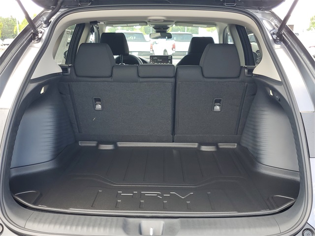 Vehicle image 9 of 31