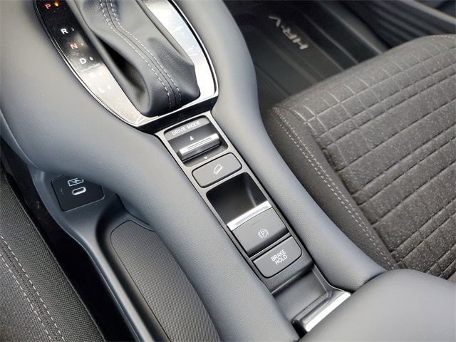Vehicle image 25 of 31