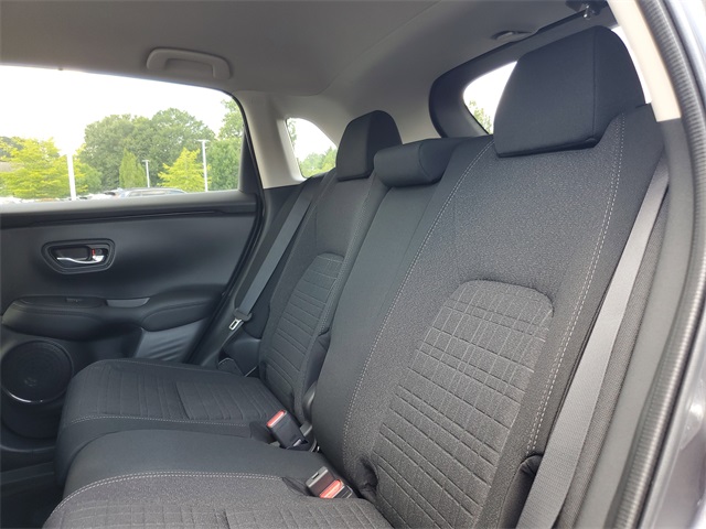 Vehicle image 10 of 31