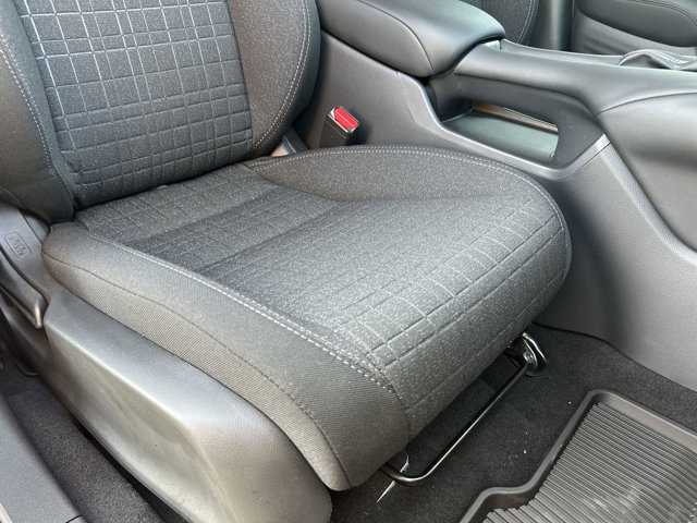 2026 Honda HR-V LX Image 17 of 31