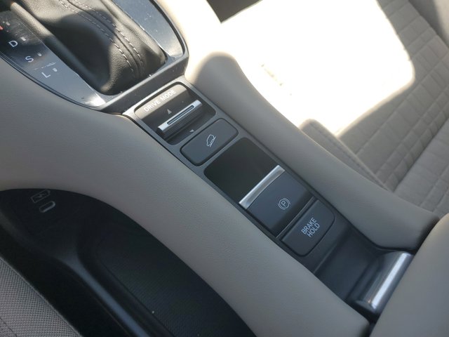 2026 Honda HR-V LX Image 27 of 32