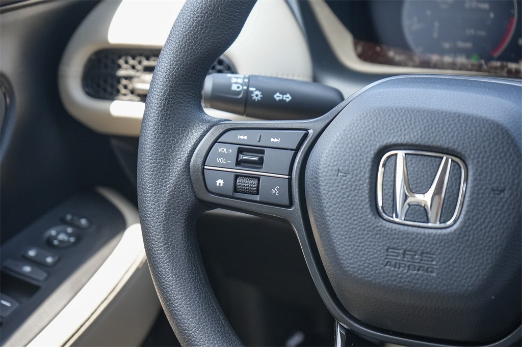 Vehicle image 12 of 27