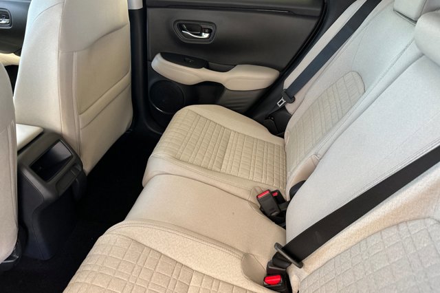 Vehicle image 12 of 33