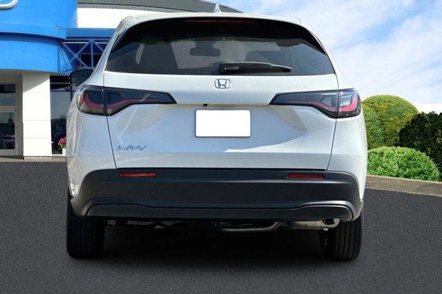 Vehicle image 7 of 33