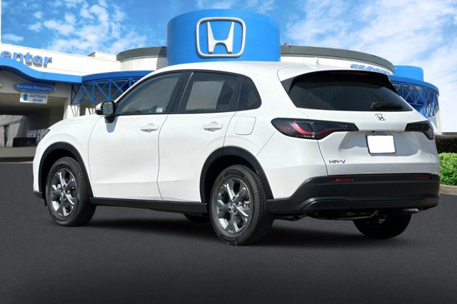 Vehicle image 8 of 33
