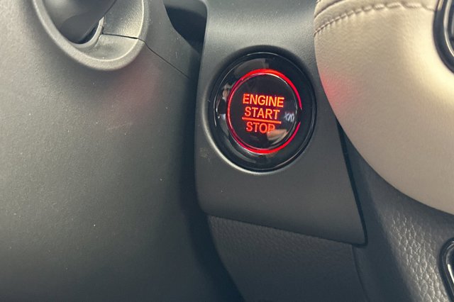 Vehicle image 25 of 33