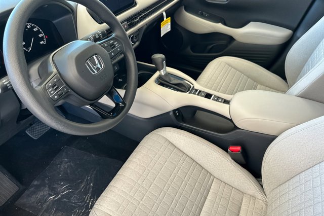 Vehicle image 26 of 33
