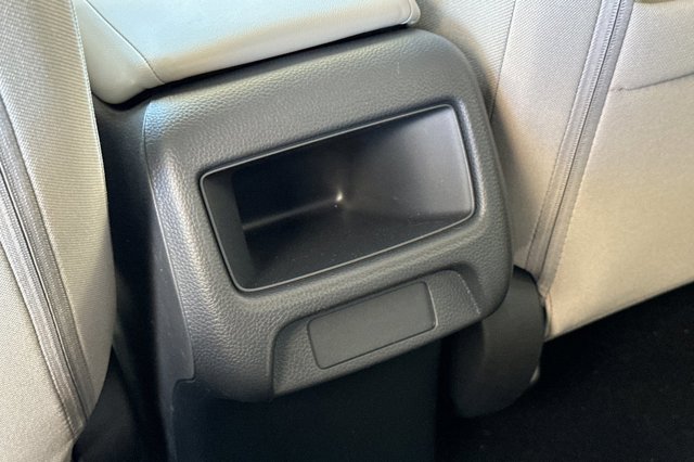 Vehicle image 28 of 33