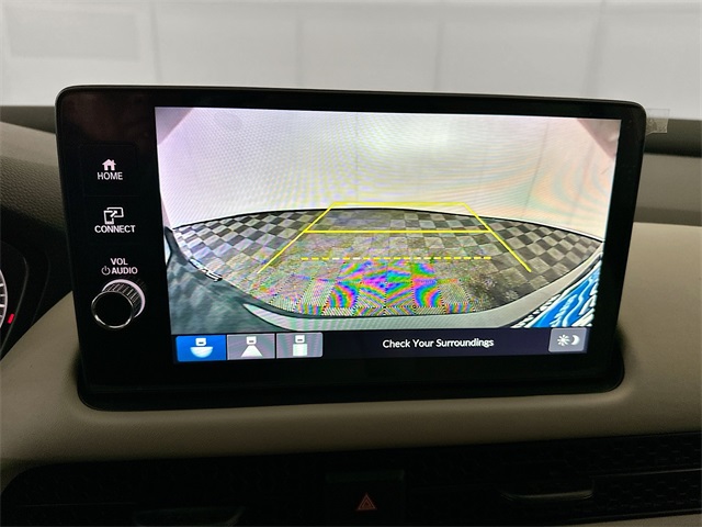 Vehicle image 18 of 23