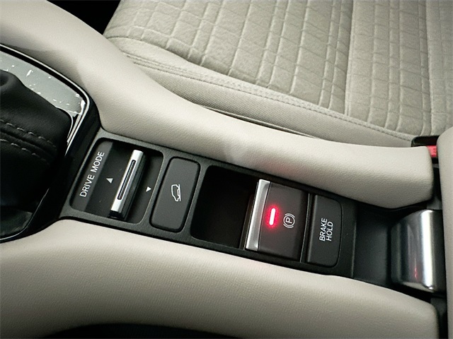 Vehicle image 22 of 23