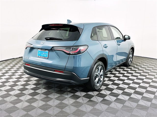 Vehicle image 4 of 23
