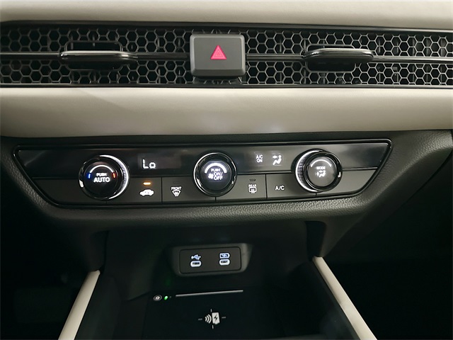 Vehicle image 20 of 23