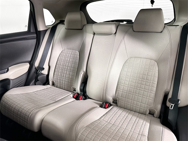 Vehicle image 11 of 23